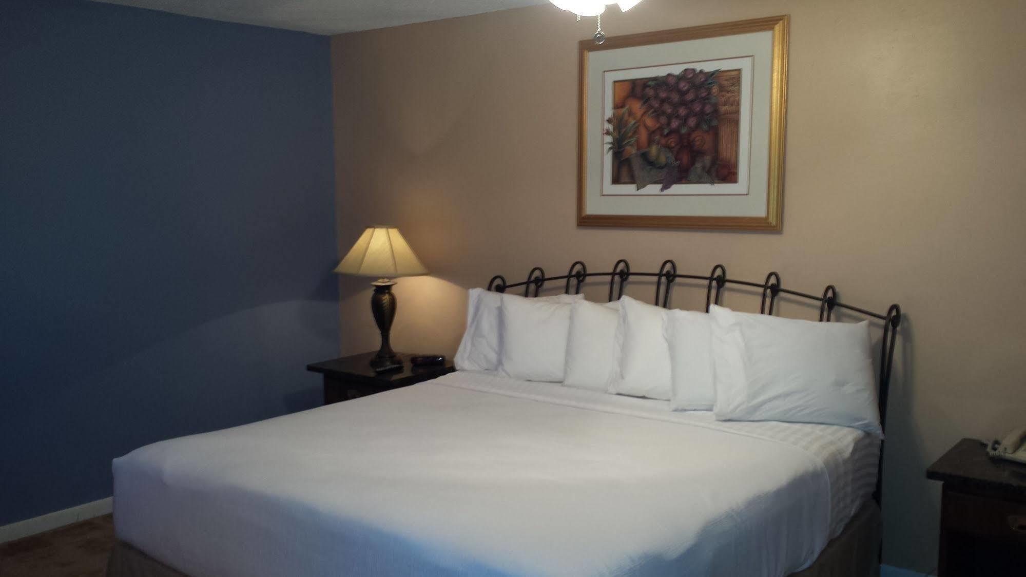 Four Horseman Travel Lodge Pilot Point Екстериор снимка